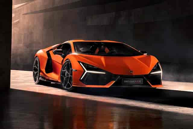 Lamborghini Revuelto image