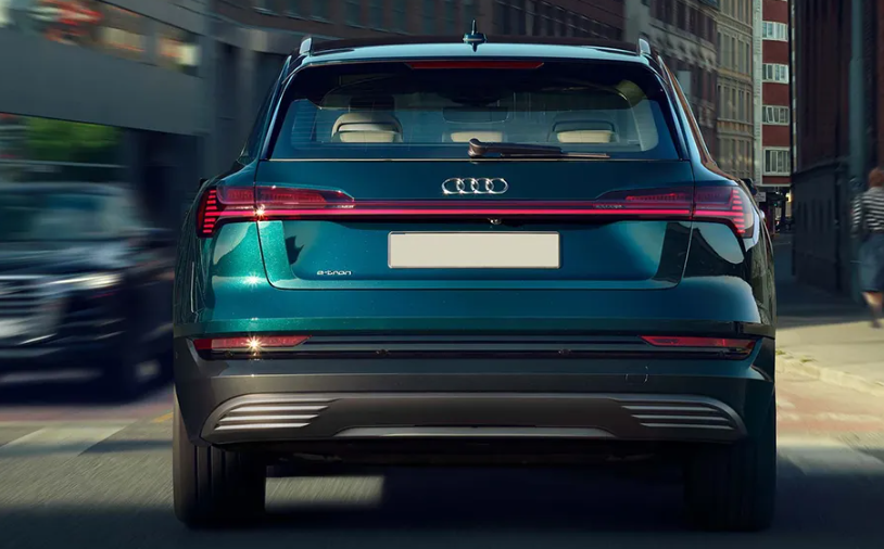 Audi e-tron image