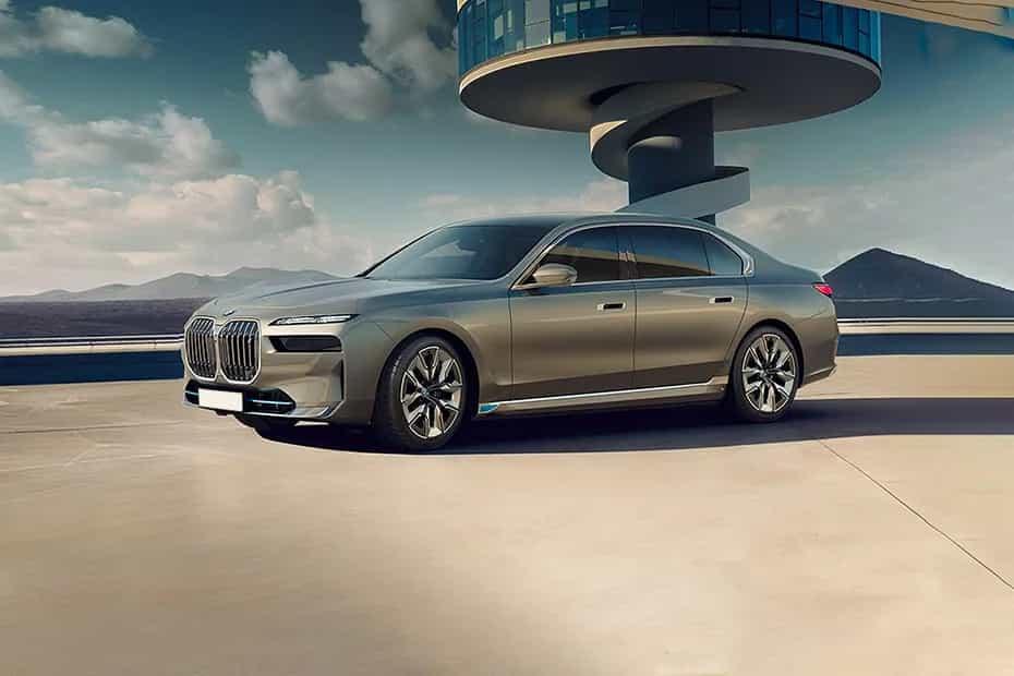BMW i7 image