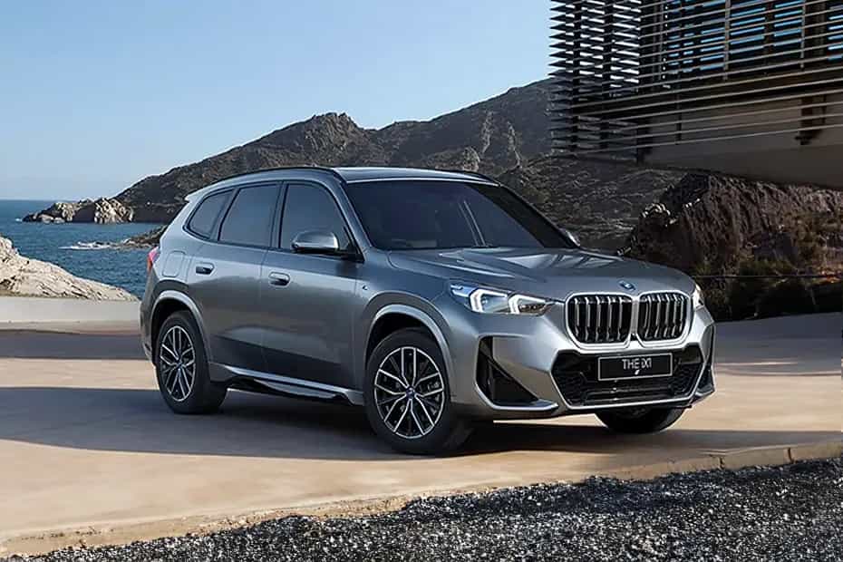 BMW iX1 image