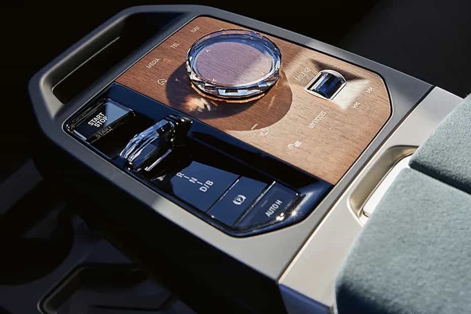 BMW iX