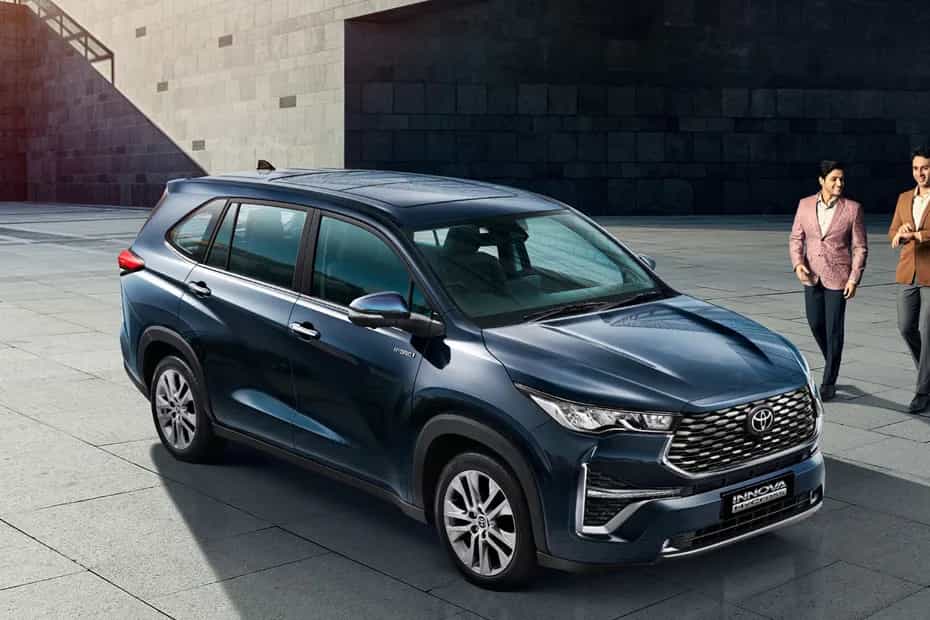 Toyota Innova Hycross