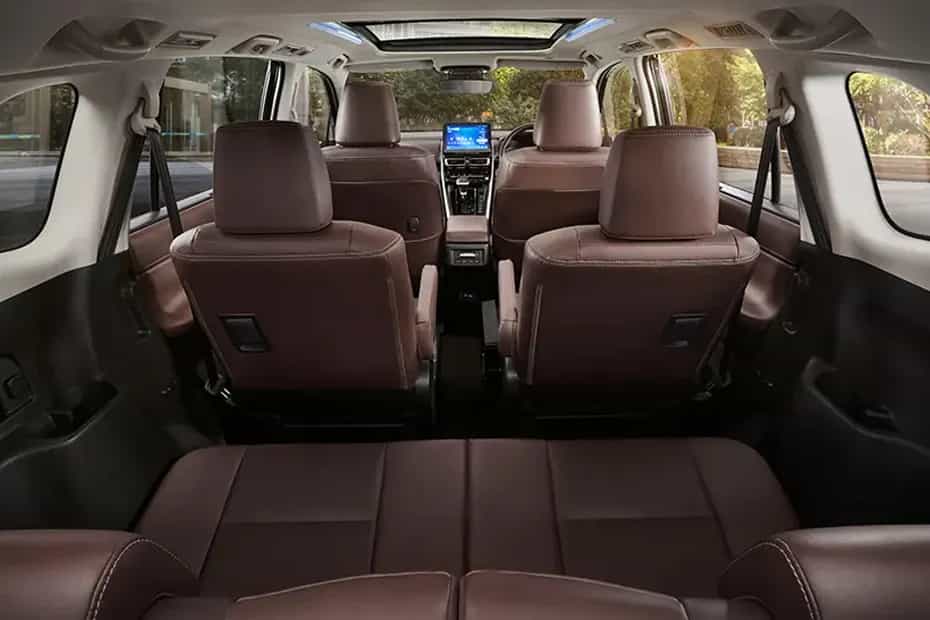Toyota Innova Hycross