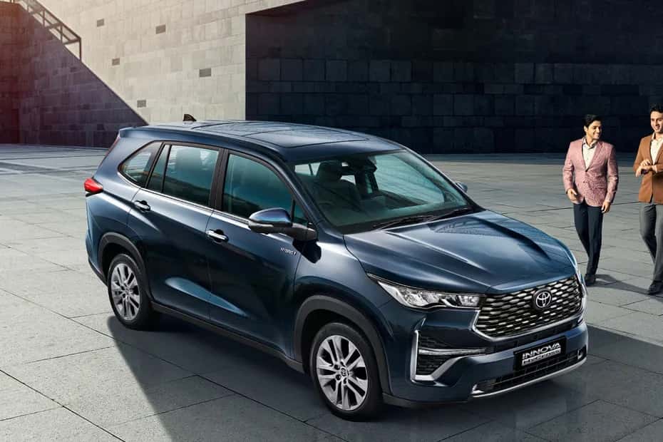 Toyota Innova Hycross