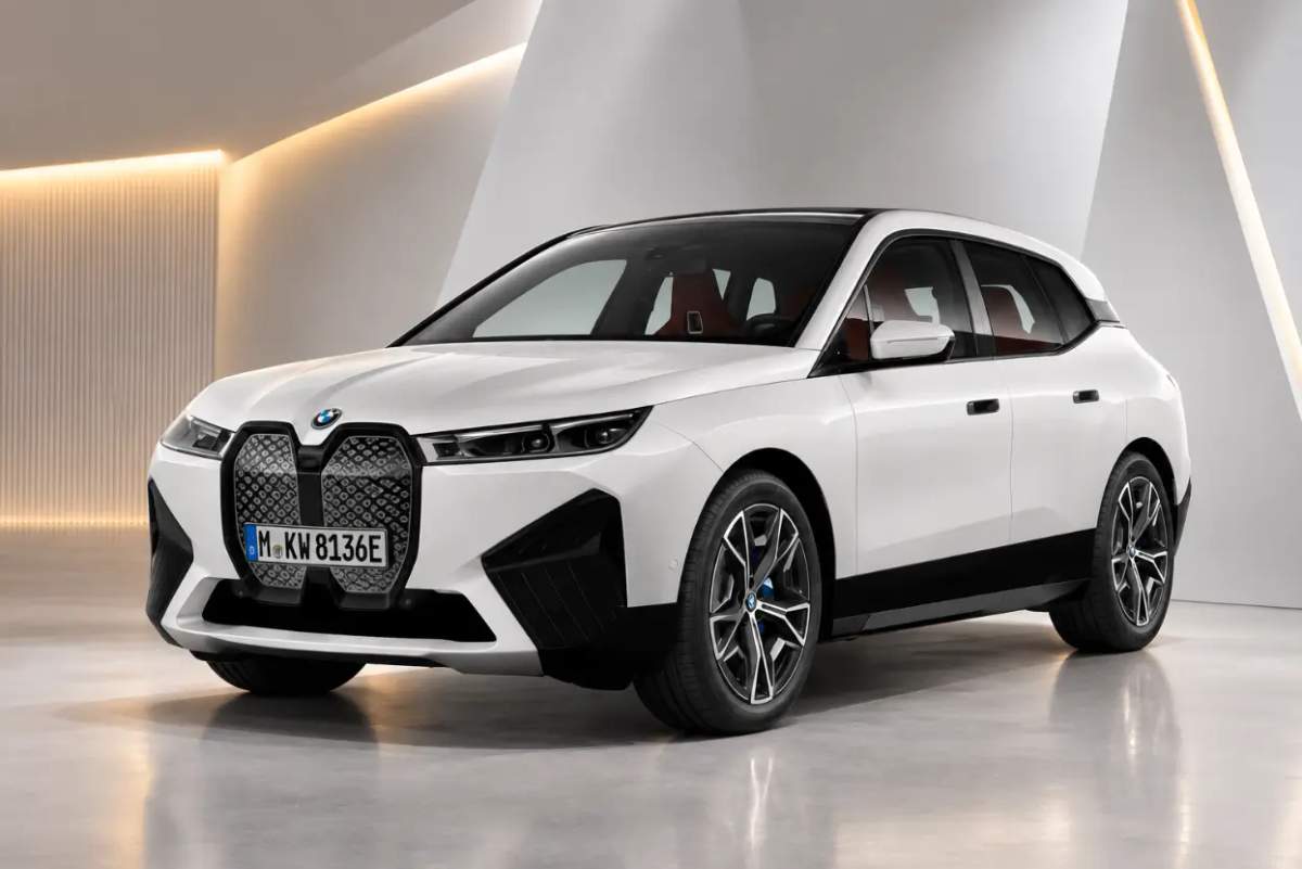 BMW iX