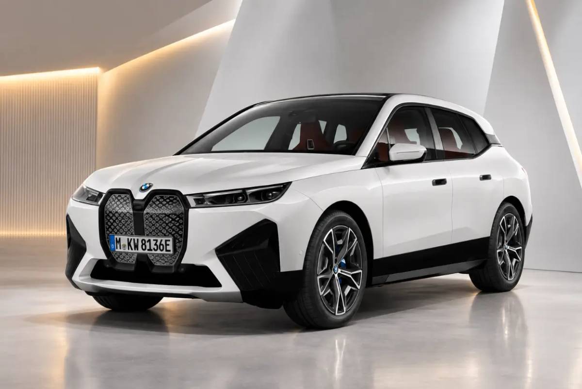 BMW iX