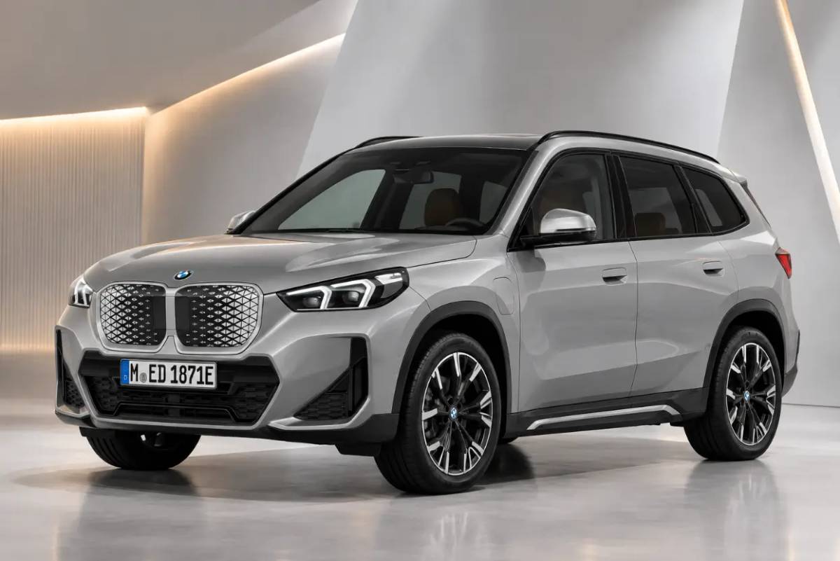 BMW iX1