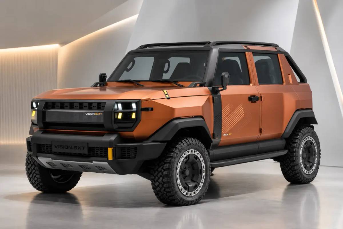 Mahindra Vision SXT