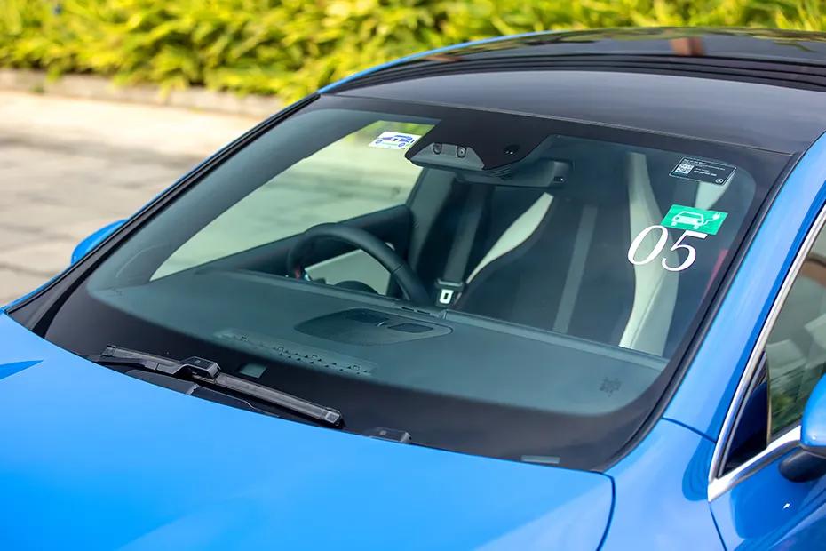 mercedes-benz-cla-electric-front-wiper