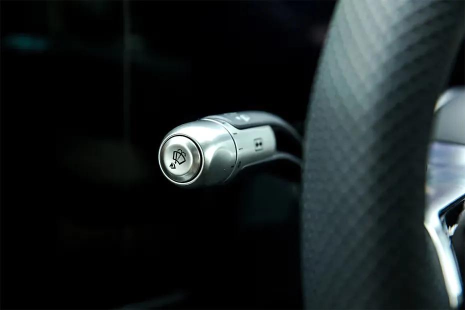 mercedes-benz-cla-electric-wiper-control