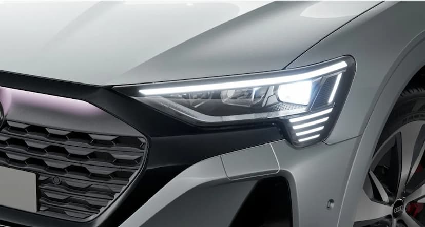 audi-Q8-e-tron-headlight