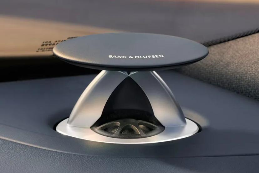 audi-sq8-front-top-speakers