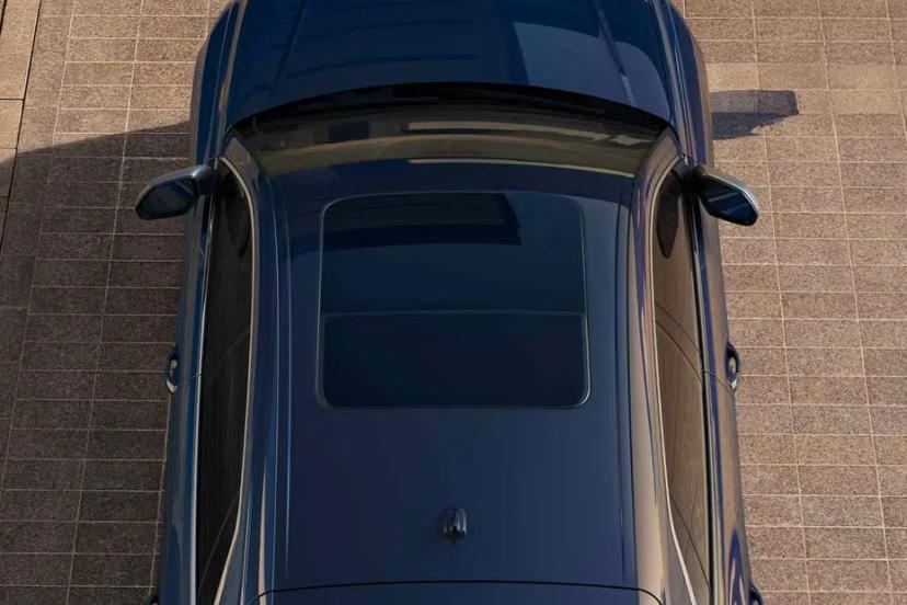 audi-sq8-sunroof-(outside)