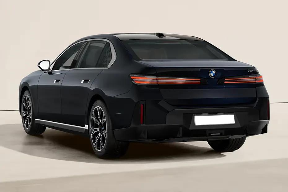 7 Series Rear Left Thired Quarter View