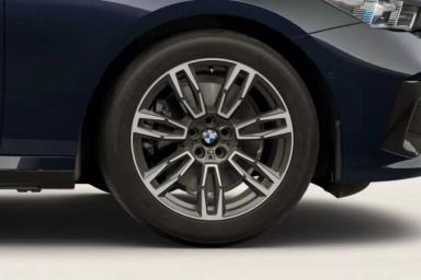 BMW i5 LWB preview 2