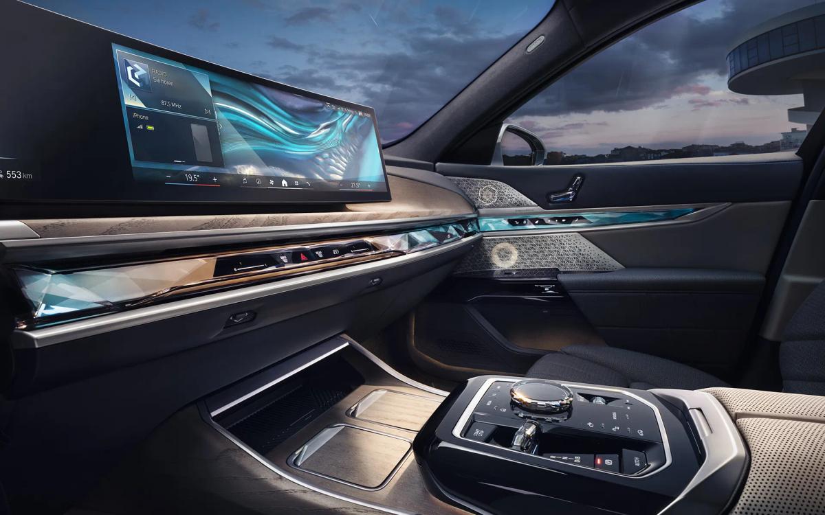 bmw-i7-dashboard