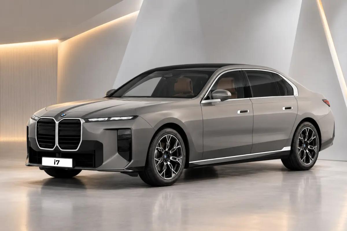 BMW i7