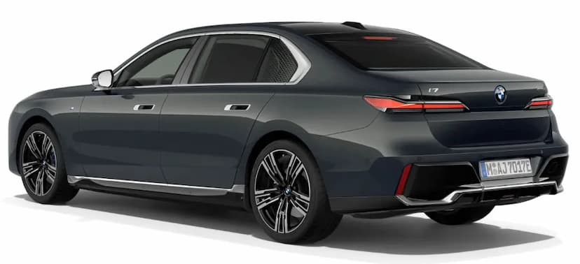 bmw-i7-rear-left-view