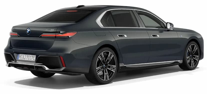 bmw-i7-rear-right-view