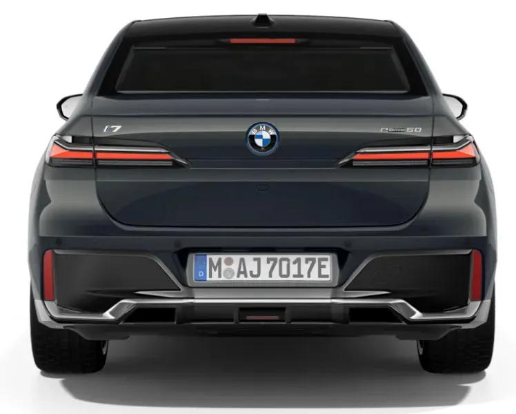 bmw-i7-rear-view