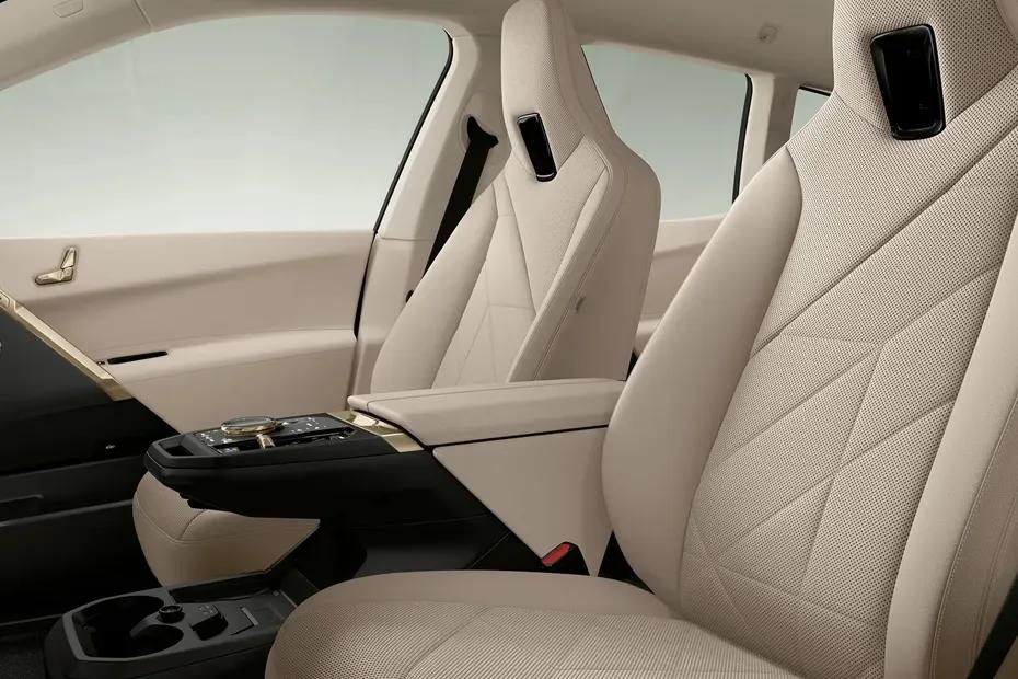 bmw-ix-door-view-of-driver-seat