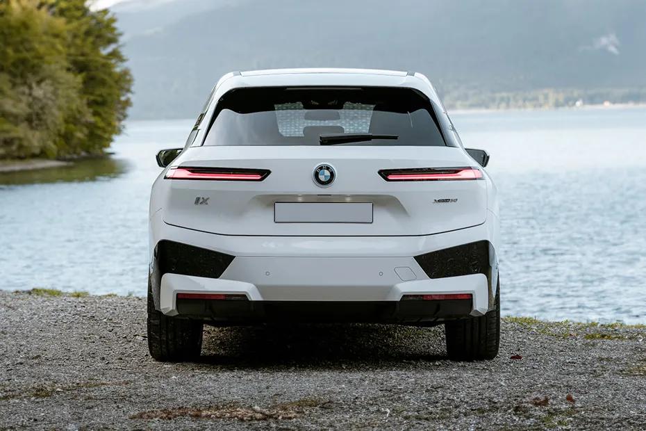 bmw-ix-rear-view