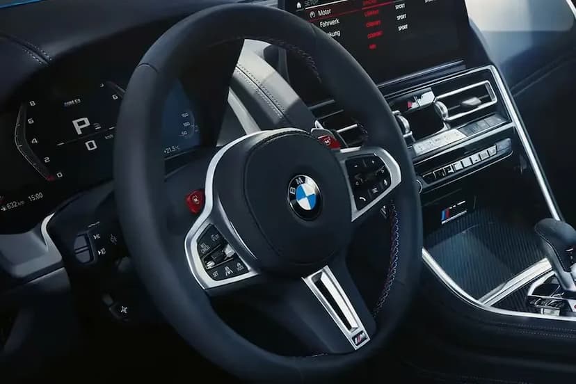 bmw-m8-coupe-competition-steering