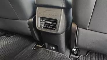 byd-e6-ac-vents