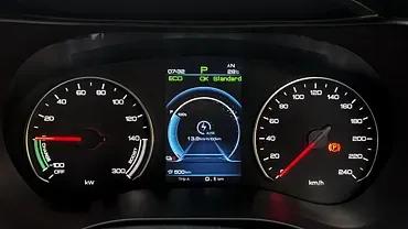 byd-e6-instrument-cluster