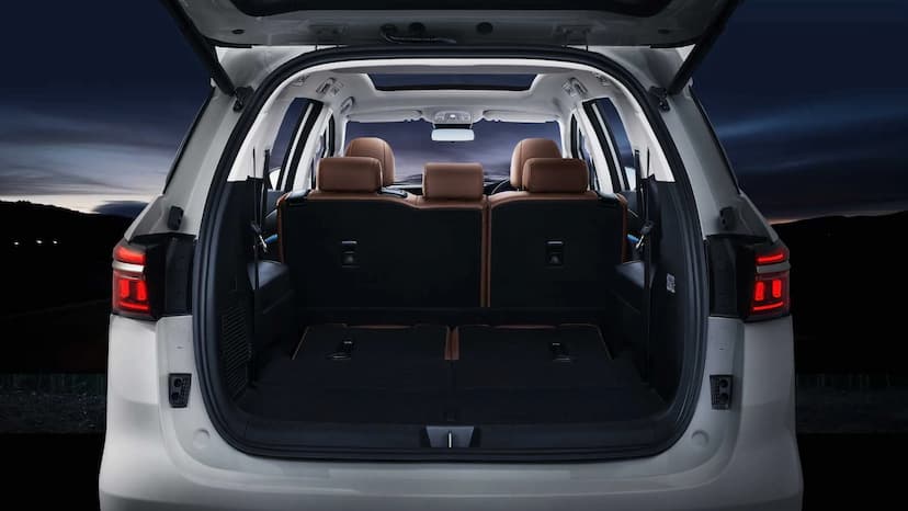 byd-emax-7-boot-space