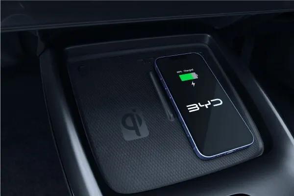 byd-seal-wireless-phone-charger