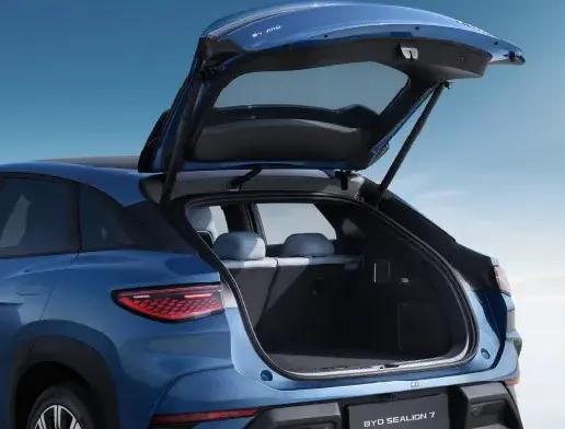 byd-sealion-7-boot-space