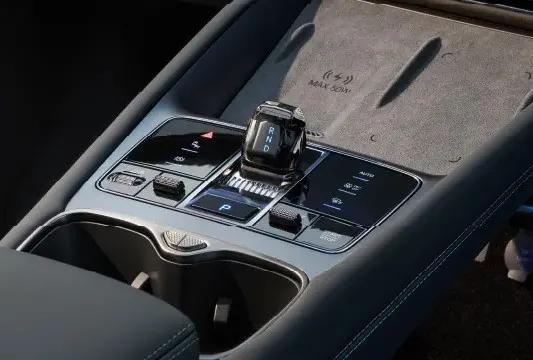 byd-sealion-7-cup-holder