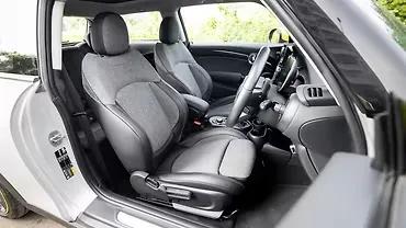 cooper-se-interior-front-row-seats