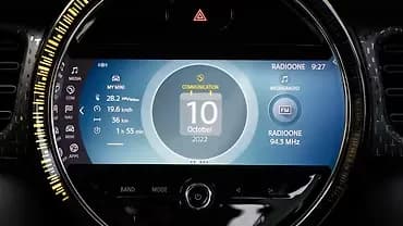 cooper-se-interior-infotainment-system