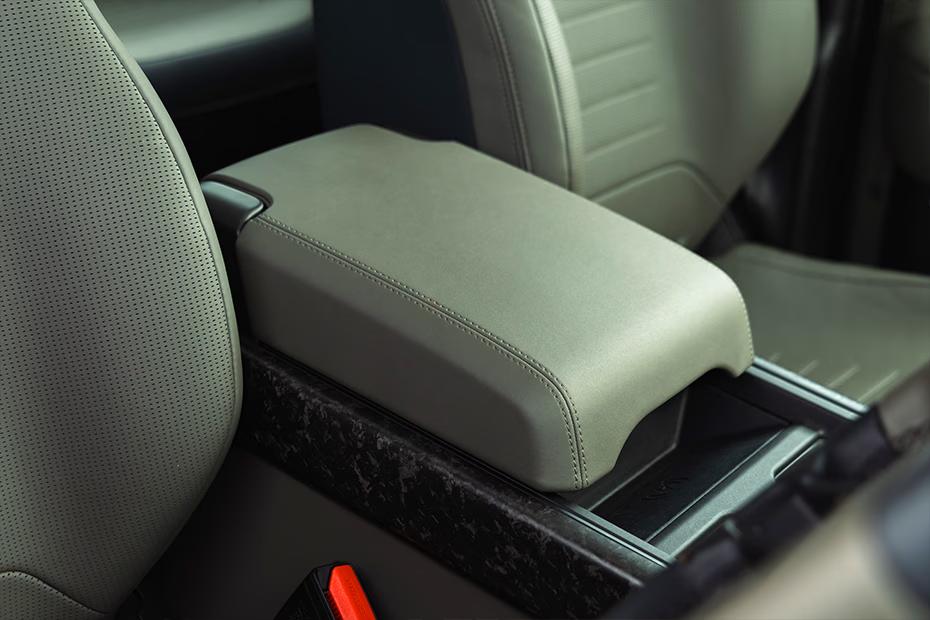 defender-armrest