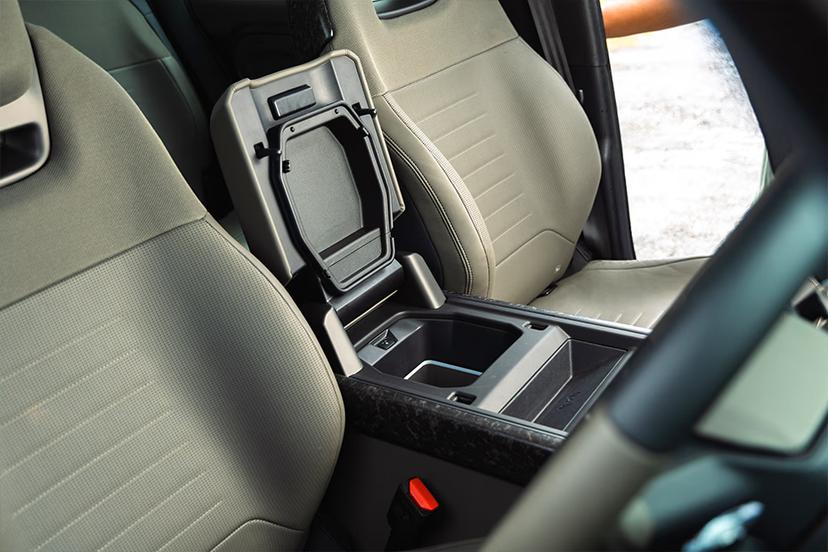 defender-armrest-storage