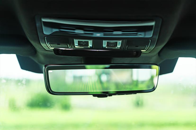 defender-rear-view-mirror-courtesy-lamps