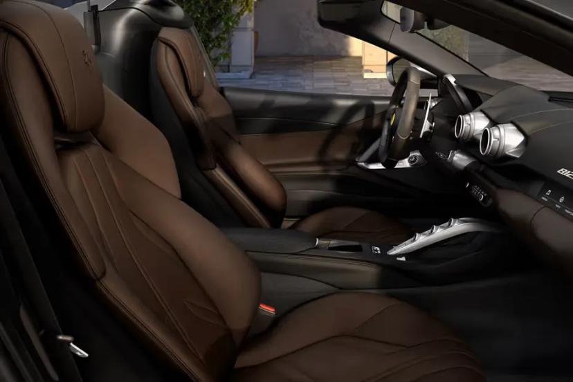 ferrari-812-seat