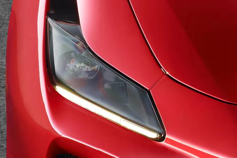 ferrari-f8-tributo-headlight