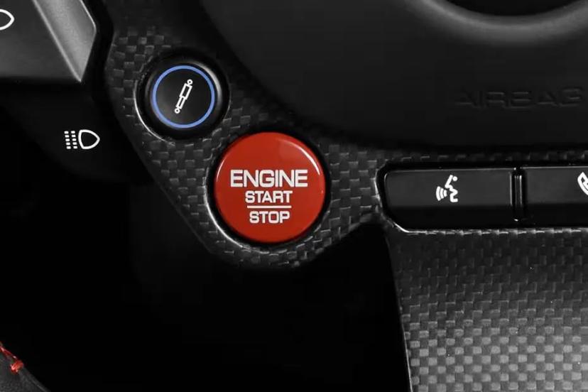 ferrari-f8-tributo-start-stop-button