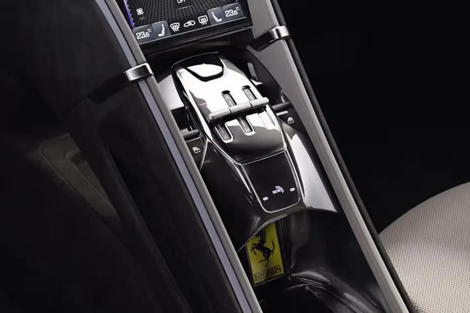 ferrari-roma-gear-shifter