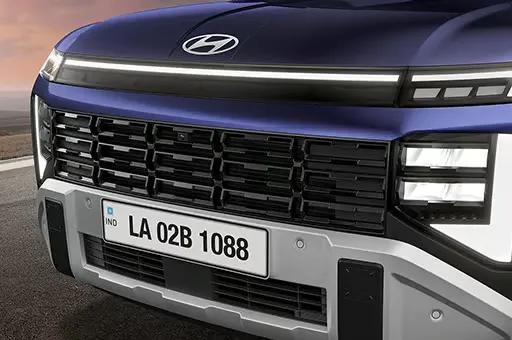 hyundai-venue-dark-chrome-radiator-grille