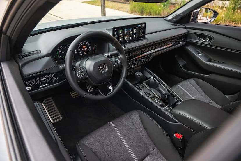 honda-accord-driver-side-dashboard-view