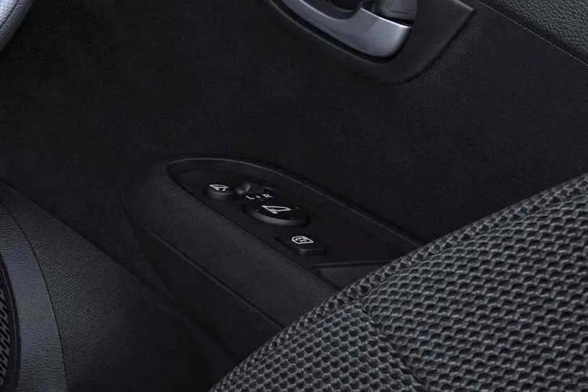 honda-brio-door-controls