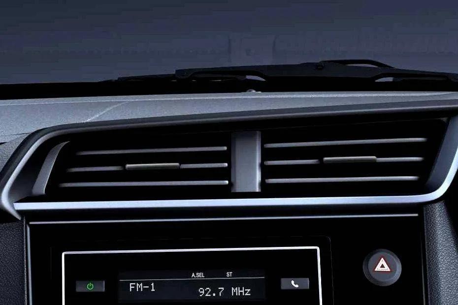 honda-brio-floor-mounted-ac-vents