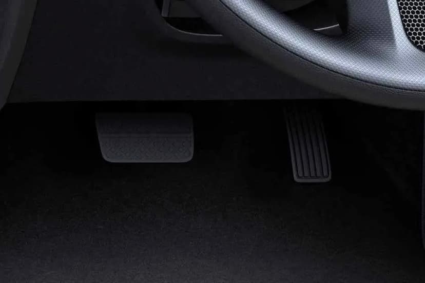 honda-brio-pedals