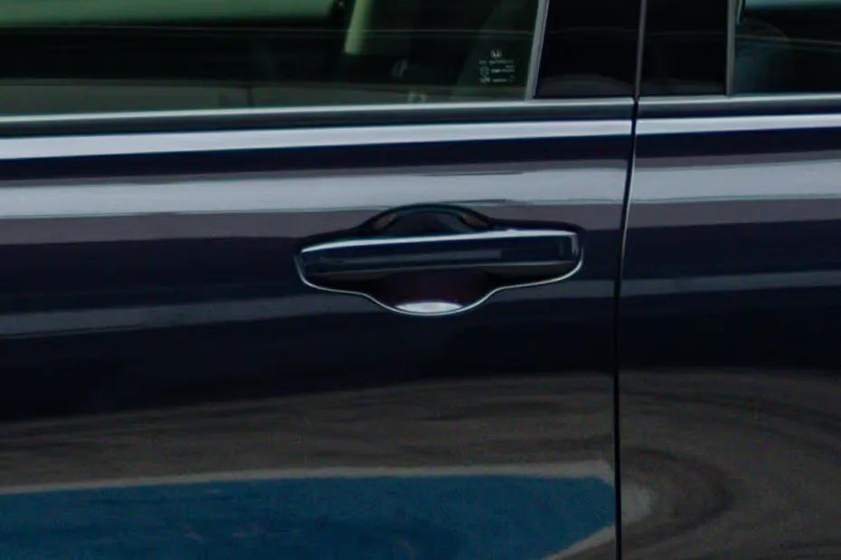 honda-zr-v-door-handle
