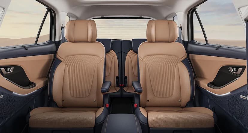 hyundai-alcazar-front-seats