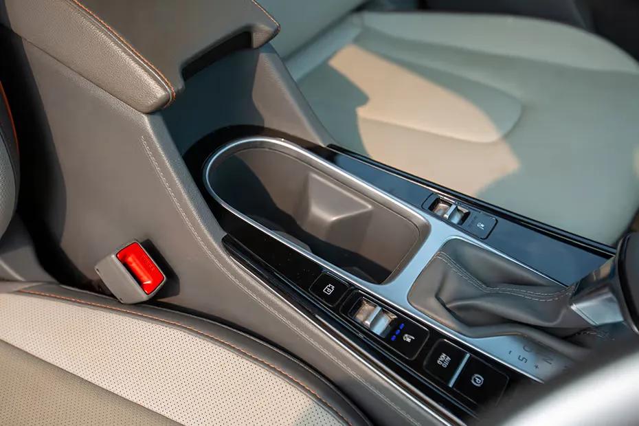 hyundai-creta-front-cup-holders